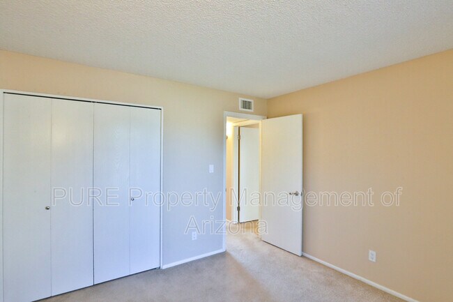 Building Photo - 1224 E Evergreen St