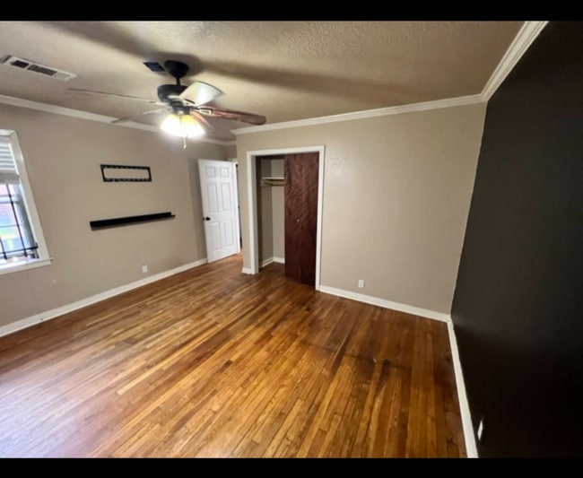 Building Photo - 1311 Laurentide St