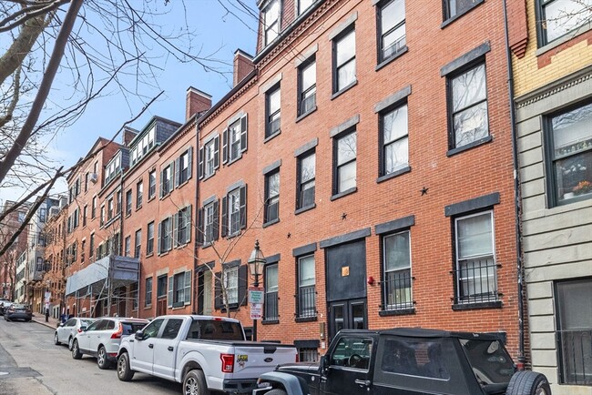 Building Photo - 19 S Russell St