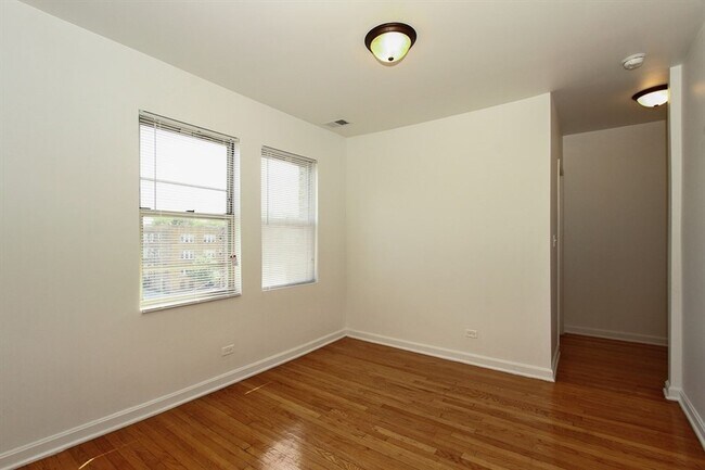 Building Photo - 8238 S Ellis