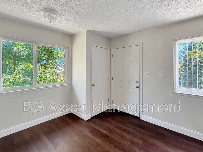 Building Photo - 4110 34th Ave