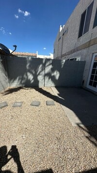 Building Photo - Updated 2 Bed/1 Bath Condo at 43rd Ave & I...