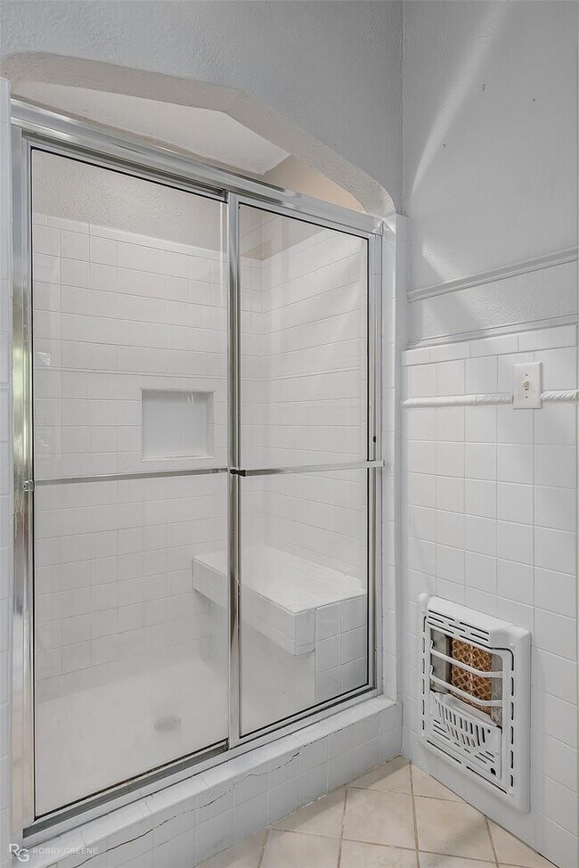 Building Photo - GORGEOUS 4/2.5 BROADMOOR HOME-ACROSS FROM DUCK POND PARK & LIBRARY