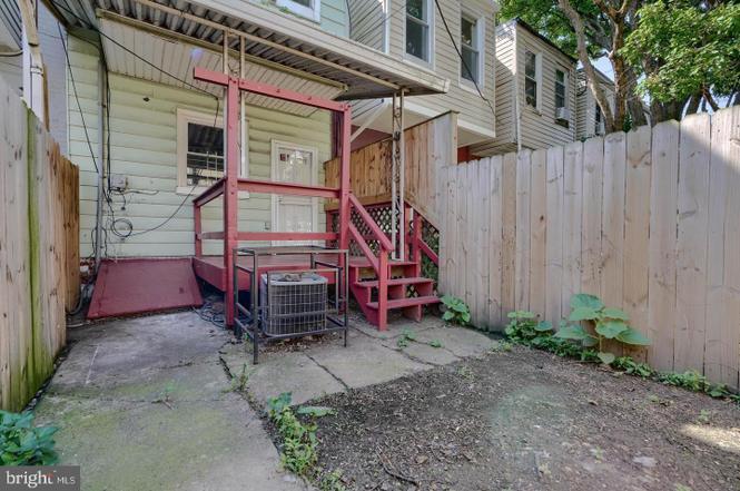 Building Photo - 1304 Glyndon Ave