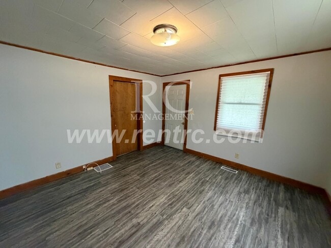 Building Photo - 1206 Robinson-
