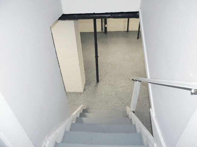 Building Photo - 3238 Euclid Heights Blvd