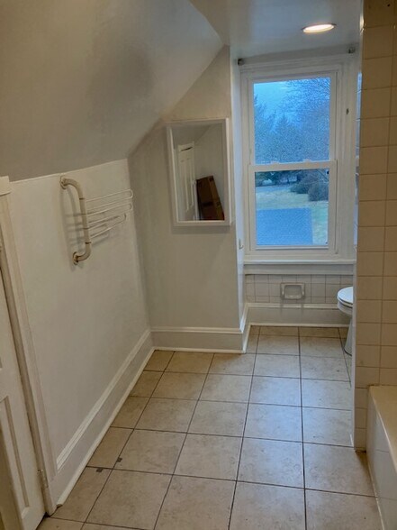 Bath with Shower/Tub - 1511 Spring Ave