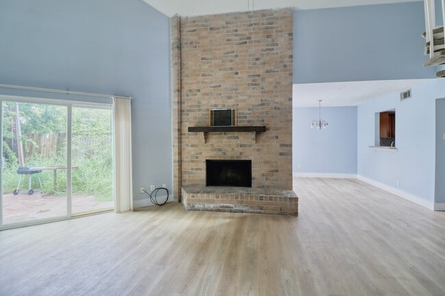 Building Photo - 6911 Pouter Dr