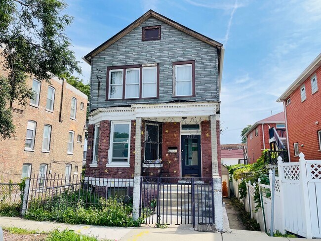Primary Photo - 3259 S Wood St