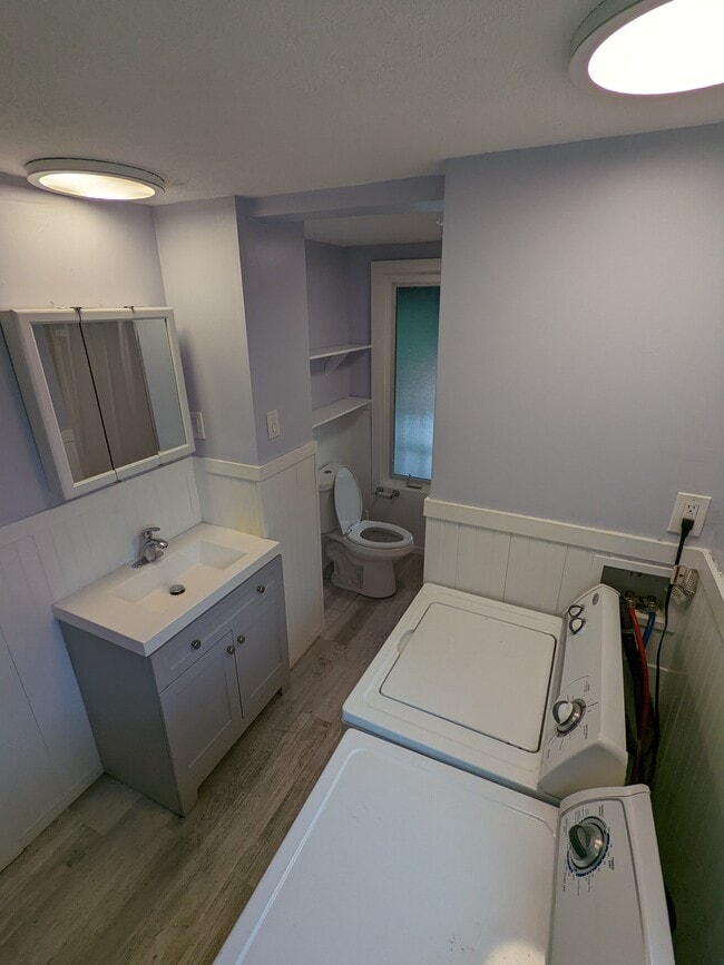 Building Photo - 24 Cortland Pl