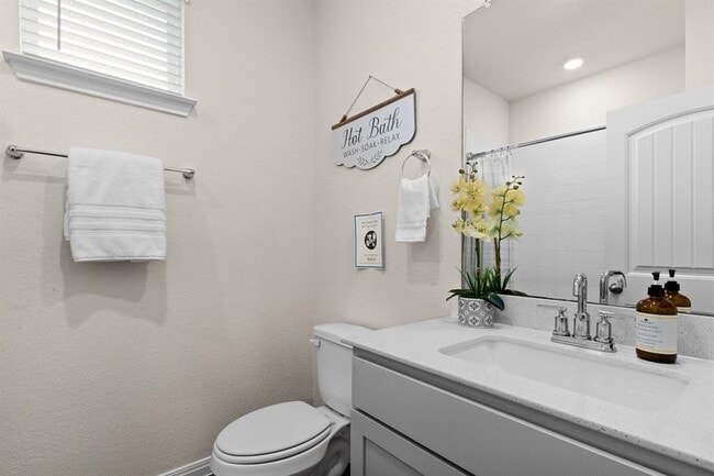 Building Photo - 117 Mackinac Ln