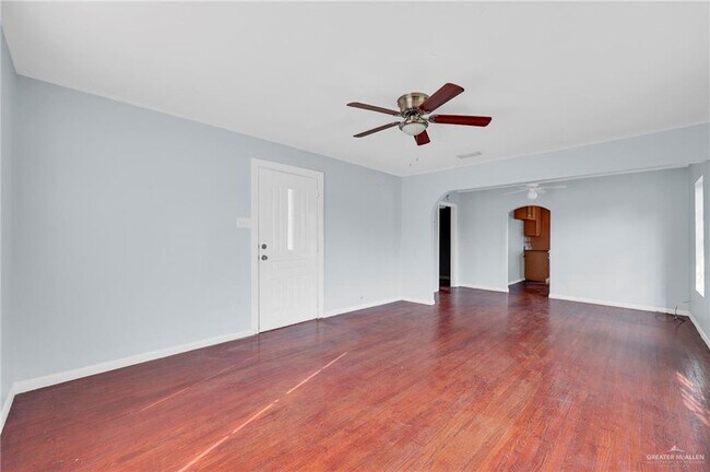 Building Photo - 913 N 3rd St