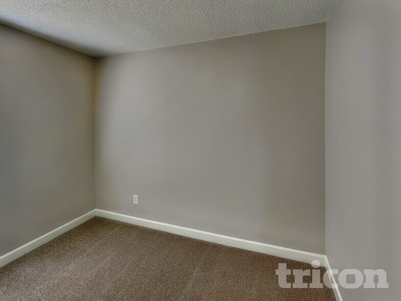 Building Photo - 1123 Alston Hill Dr