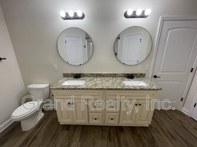 Building Photo - 4019 Brittany Ln