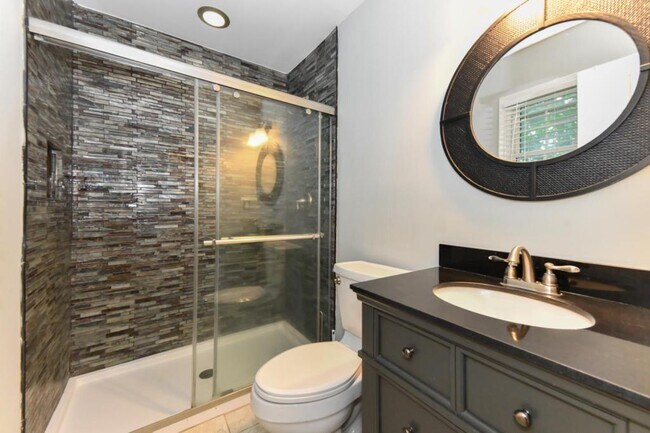 Building Photo - 4801 Sweetbriar Rd