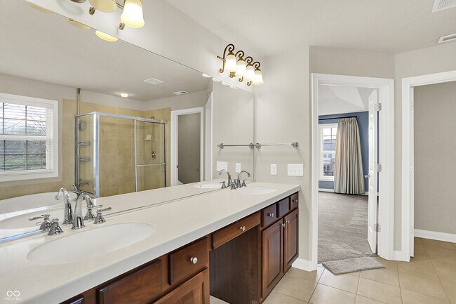 Building Photo - 13720 Akers Dr