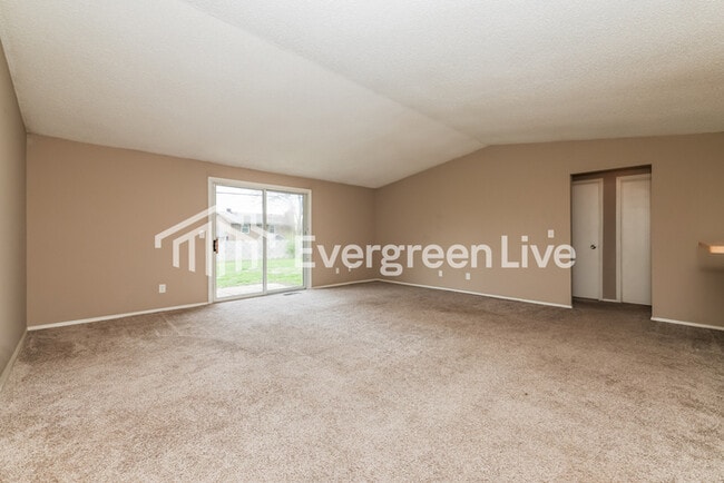 Building Photo - 4724 Stonehedge St