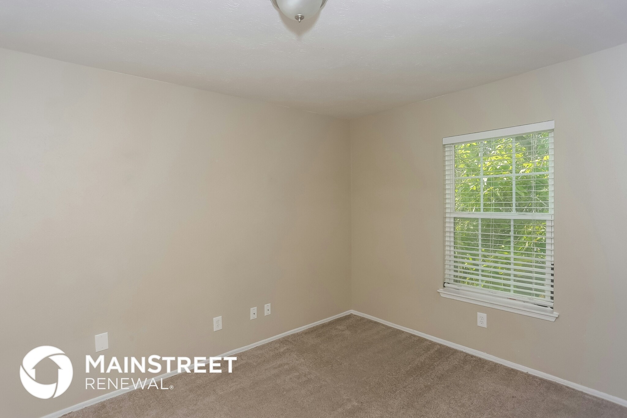 Building Photo - 702 Southridge Ct