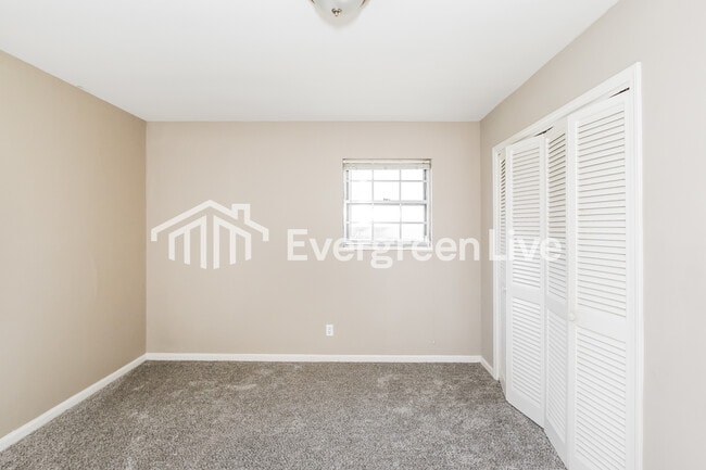 Building Photo - 820 Ridge Ln Dr