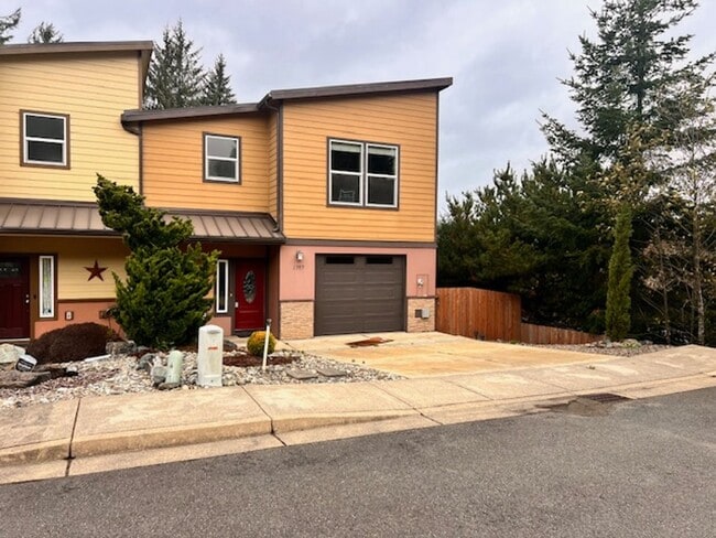 Primary Photo - 2165