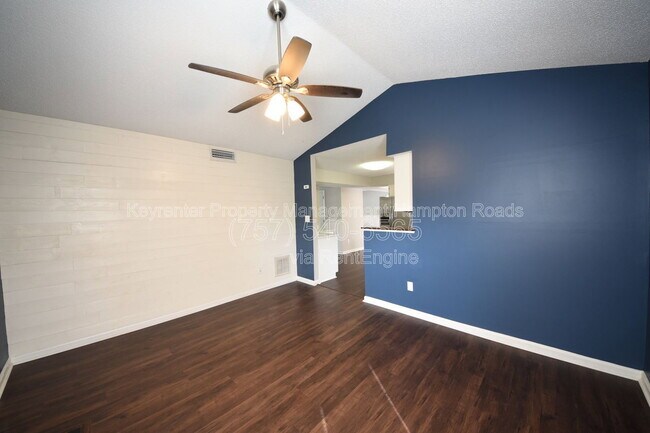 Building Photo - 1549 River Creek Crescent