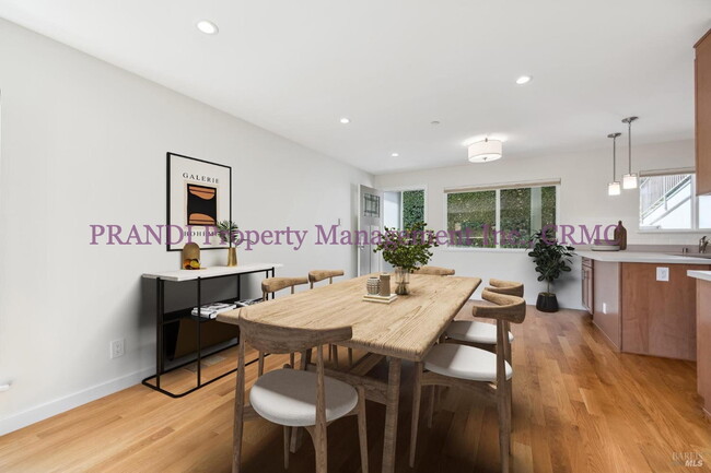 Building Photo - Reduced Rent! Now $4,800 (Was $4,950) Reno...