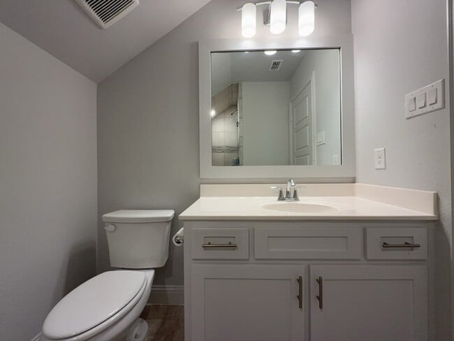 Building Photo - 7021 Lookout Ln