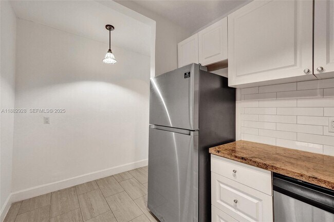 Building Photo - 4718 NW 15th Ave