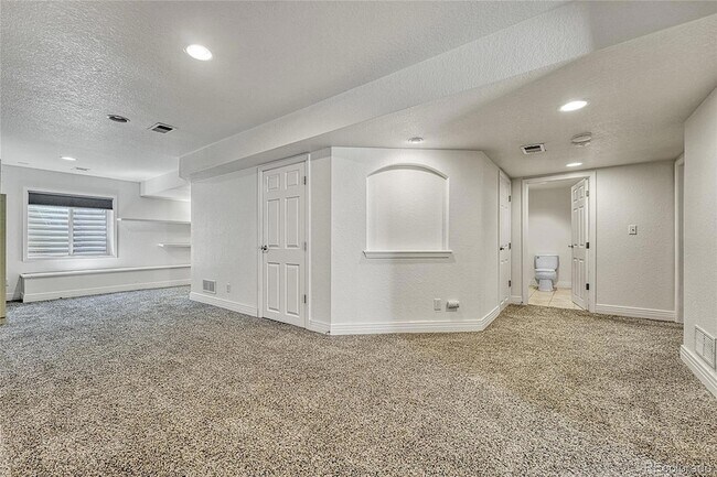 Building Photo - 17672 E Weaver Pl