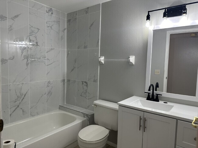 Building Photo - Cedarwood Condominiums