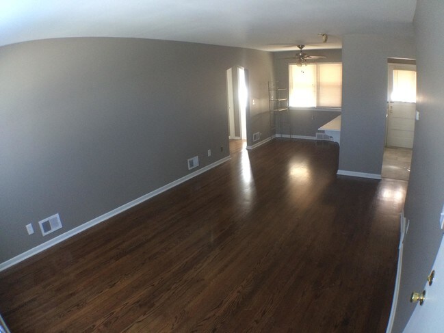 Building Photo - 6611 Pratt St