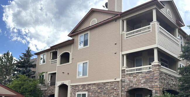 Building Photo - 8465 S Holland Way