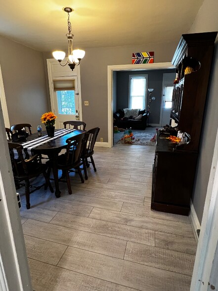 Building Photo - 33 N Lincoln St