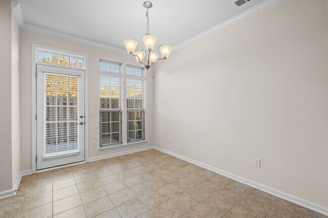 Building Photo - Beautiful 3 BR, 2.5 BA Townhome Easy Access to I-85 & I-385