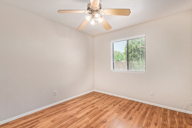 Building Photo - Beautifully upgraded 2 Bedroom/2 Bath Home...