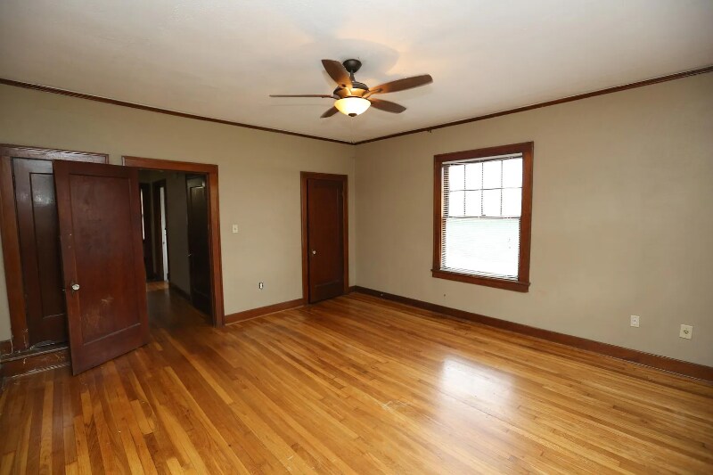 Building Photo - 301 Thayer St