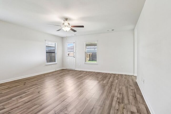 Building Photo - 401 Abram Ave