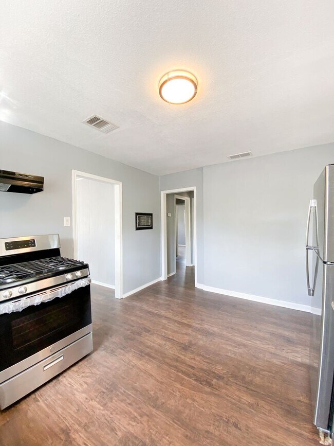 Building Photo - UNIVERSITY PARK