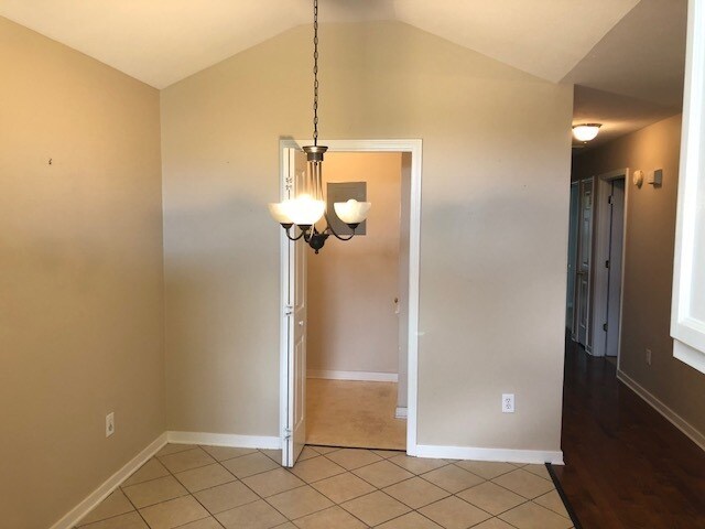 Building Photo - 310 Evergreen Way