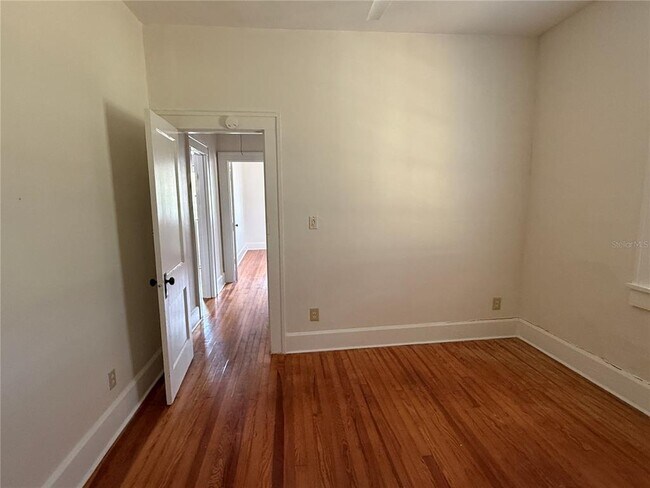 Building Photo - 4666 Iris St N