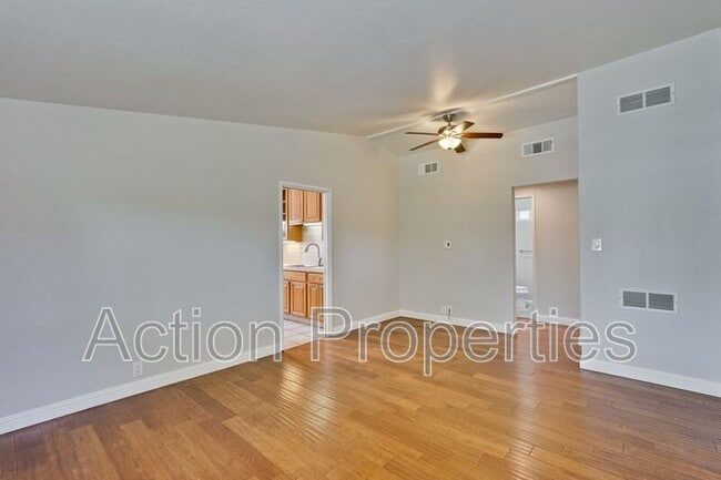 Building Photo - 1125 Burgoyne St