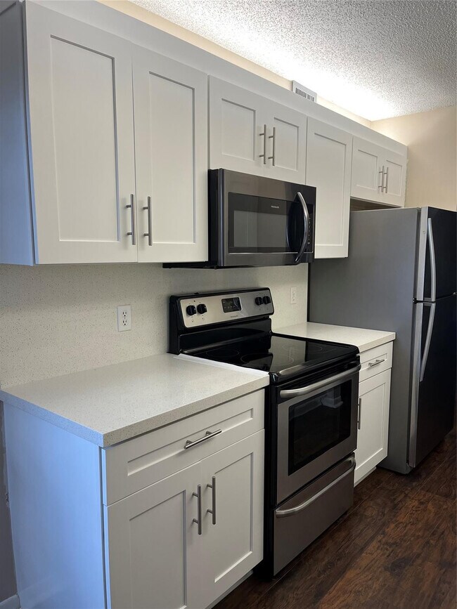 Building Photo - 1100 SW 128th Terrace