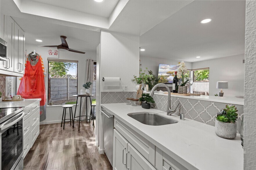 Building Photo - 874 Cherry Glen Cir