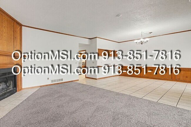 Building Photo - Charming & Spacious 2-Bed / 2-Bath Apartment in Gladstone