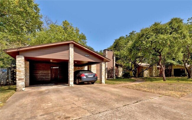 Building Photo - 11904 Broad Oaks Dr