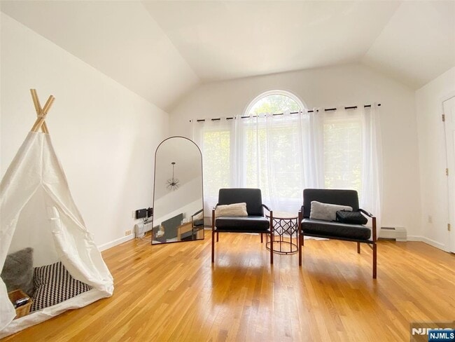 Building Photo - 118B Temple Terrace