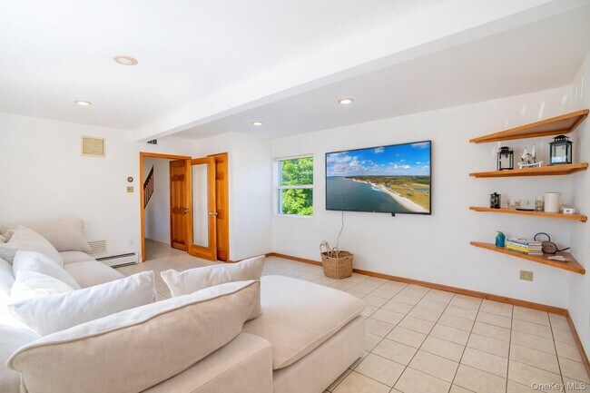 Building Photo - 1250 2nd St