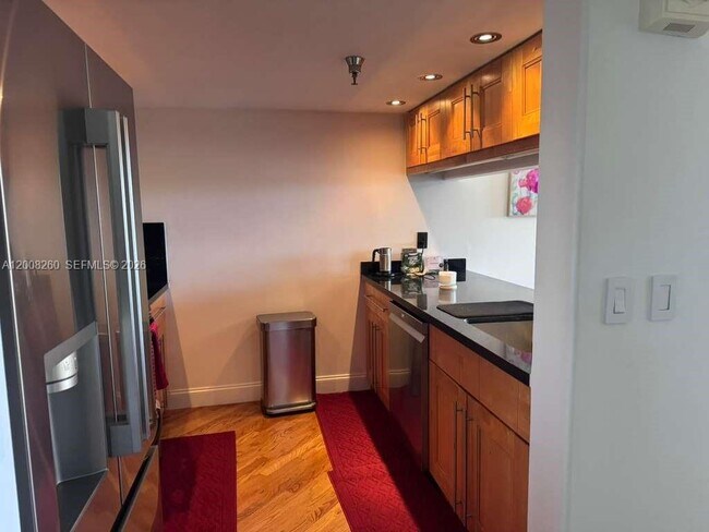 Building Photo - 2400 SW 3rd Ave