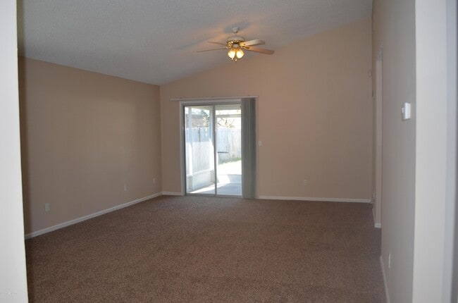 Building Photo - 4304 Hanging Moss Dr