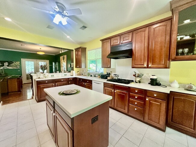Building Photo - Two Bedroom plus Office Furnished Home in Sun City!